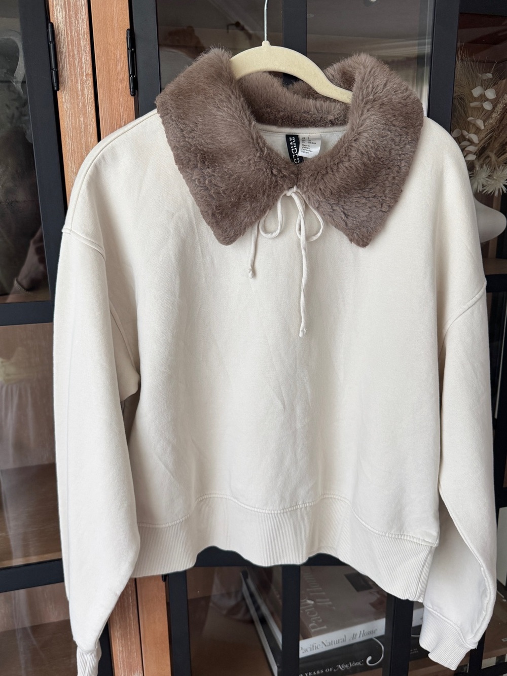 H&M collared sweater top tie front bow faux fur ecru sweatshirt long sleeve